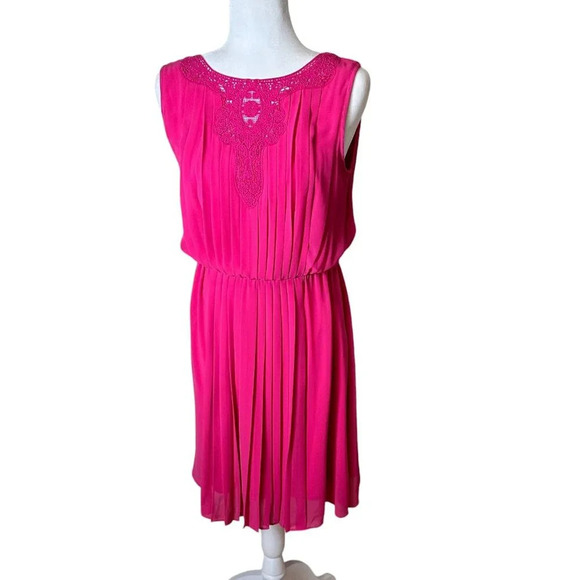 JESSICA SIMPSON Hot Pink Pleated Dress with Lace Details Size 6 - Picture 1 of 14